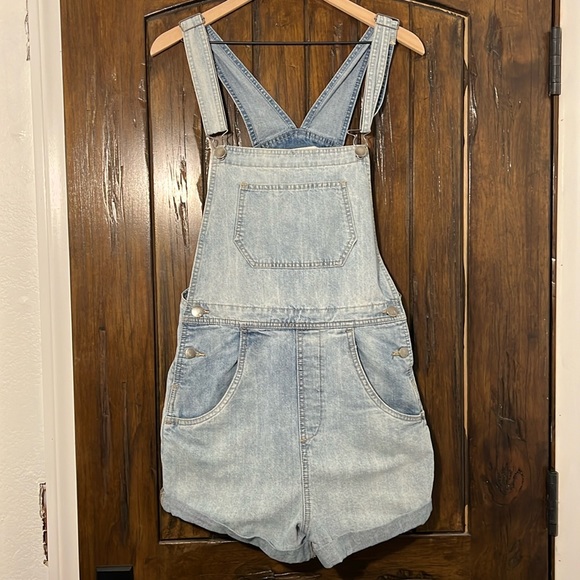 Cotton On Overalls Shorts Size 6 - Picture 1 of 7